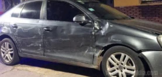 Escapó de un control de alcoholemia, chocó una patrulla y huyó a pie tras abandonar el auto