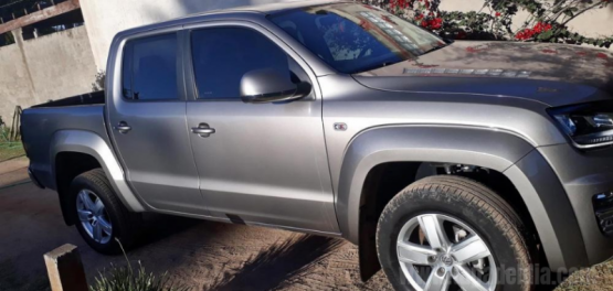 Allanamientos en Centenario: Detienen a un joven y secuestran una Amarok clave en una ola de robos