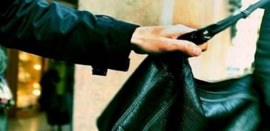 Vecinos justicieros atraparon y golpearon al ladrón que atacó a una jubilada en plena calle