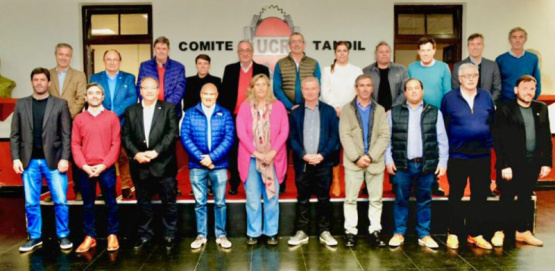 La UCR bonaerense logra un pacto clave y los intendentes piden pista para definir alianzas