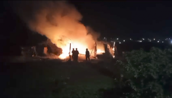 Tragedia en Pergamino: Un incendio arrasó con una casa en minutos y dejó a una familia con lo puesto