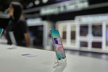 Revolución en los precios: el Gobierno impulsa la compra directa de celulares desde Tierra del Fuego y elimina impuestos