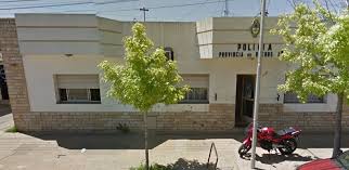 Pergamino: Un joven atacó a piñas a un policía tras escapar por los techos