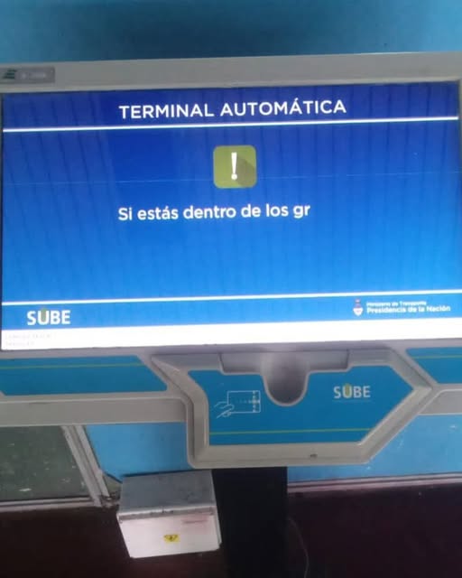 Gracias a una denuncia de TAPA DEL DÍA y otros medios, repararon la terminal SUBE de la Terminal de Ómnibus