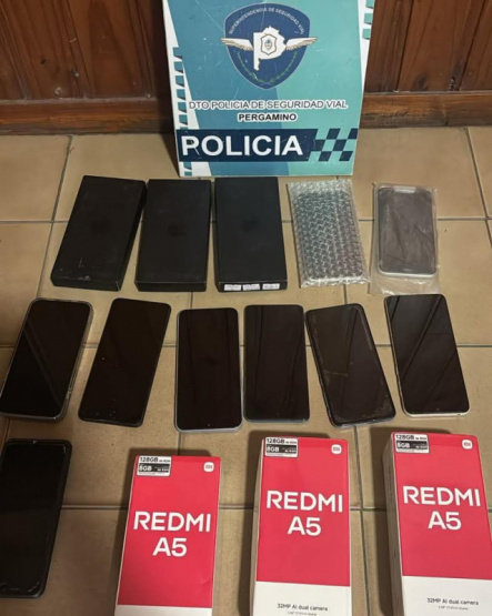 Cayeron cuatro armados en Ruta 8: llevaban 14 celulares robados y una pistola lista para disparar