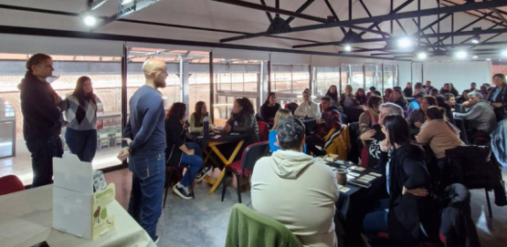 Docentes se capacitan en aprendizaje con juegos: la nueva apuesta pedagógica en los Centros Comunitarios