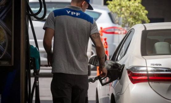 YPF sube los combustibles desde hoy por impuestos: cuánto costará cada litro