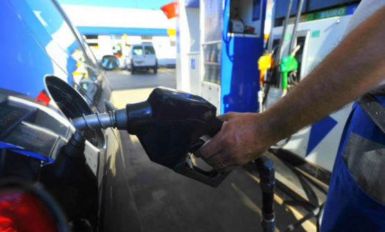 Conflicto en Medio Oriente: ¿Cómo impactará la suba del petróleo en el precio de la nafta en Argentina?