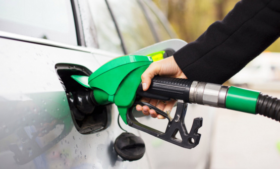 Suben los combustibles en Argentina: el conflicto en Medio Oriente impacta en los surtidores