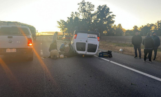 Grave vuelco en la Autopista 8: tres mujeres heridas y caos vehicular en Arroyo Luna