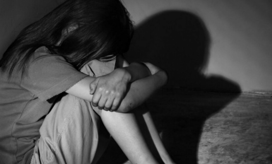 Juzgan a un hombre acusado de abusar, encerrar y someter a servidumbre a una niña en barrio Kennedy