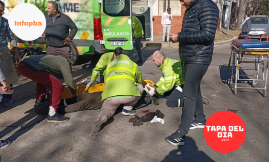 Motociclista sufre graves heridas y pierde dientes tras choque con furgón en el Centro