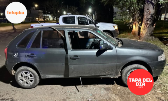 Policía detuvo a un hombre que intentaba robar la batería de un auto con daños materiales