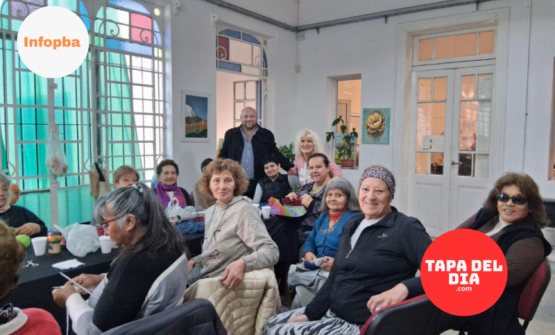 Solidaridad que abraza: confección de gorros para pacientes oncológicos en Pergamino