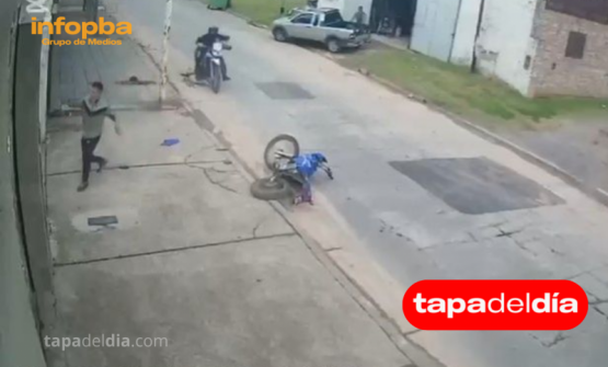 Policía detiene a sujeto que huía en motocicleta robada tras maniobras arriesgadas