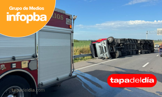 un camionero murió tras un violento vuelco que paralizó la autopista en Pergamino