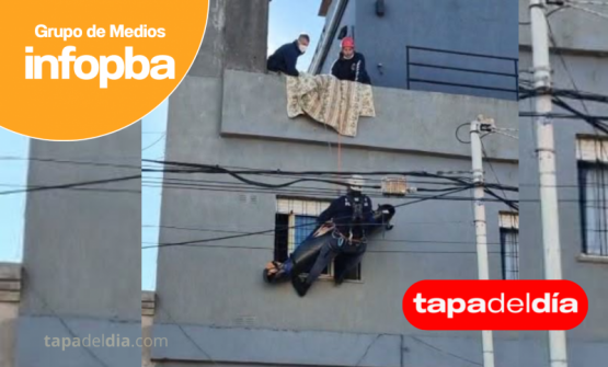 Bomberos realizaron un rescate con cuerdas para evacuar a un paciente desde un edificio